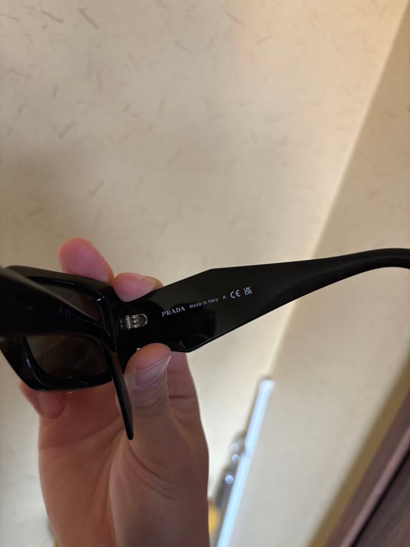 PRADA ブラック スクエアサングラス