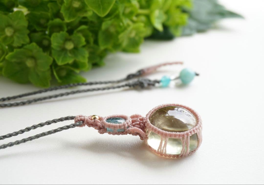 《山霞》グリーンアメジスト　グリーンカイヤナイト　マクラメ　ネックレス