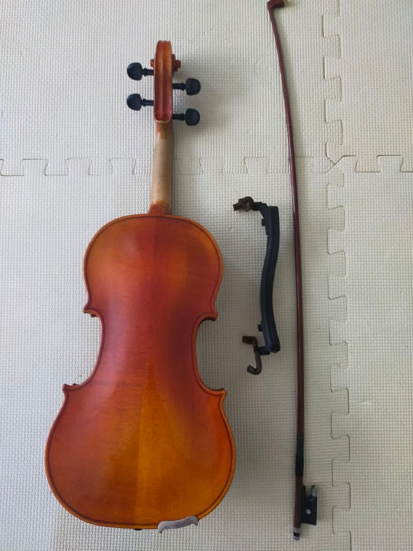 スズキSUZUKIバイオリンNO200.Size4/4.肩当て付き