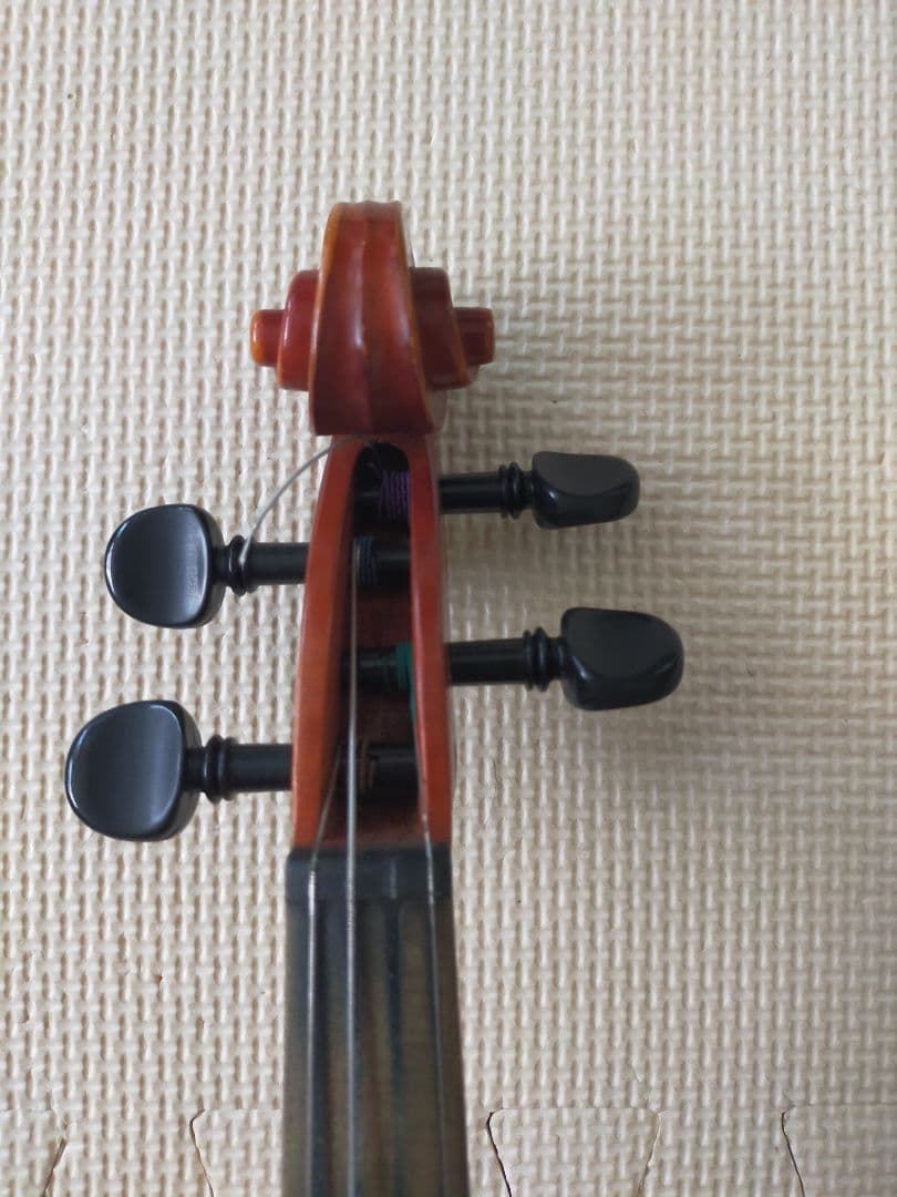 スズキSUZUKIバイオリンNO200.Size4/4.肩当て付き