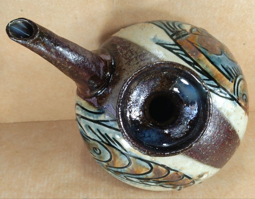 【本物保証】金城次郎 カラカラ(魚,海老文）本人直筆共箱 栞 人間国宝 壷屋焼