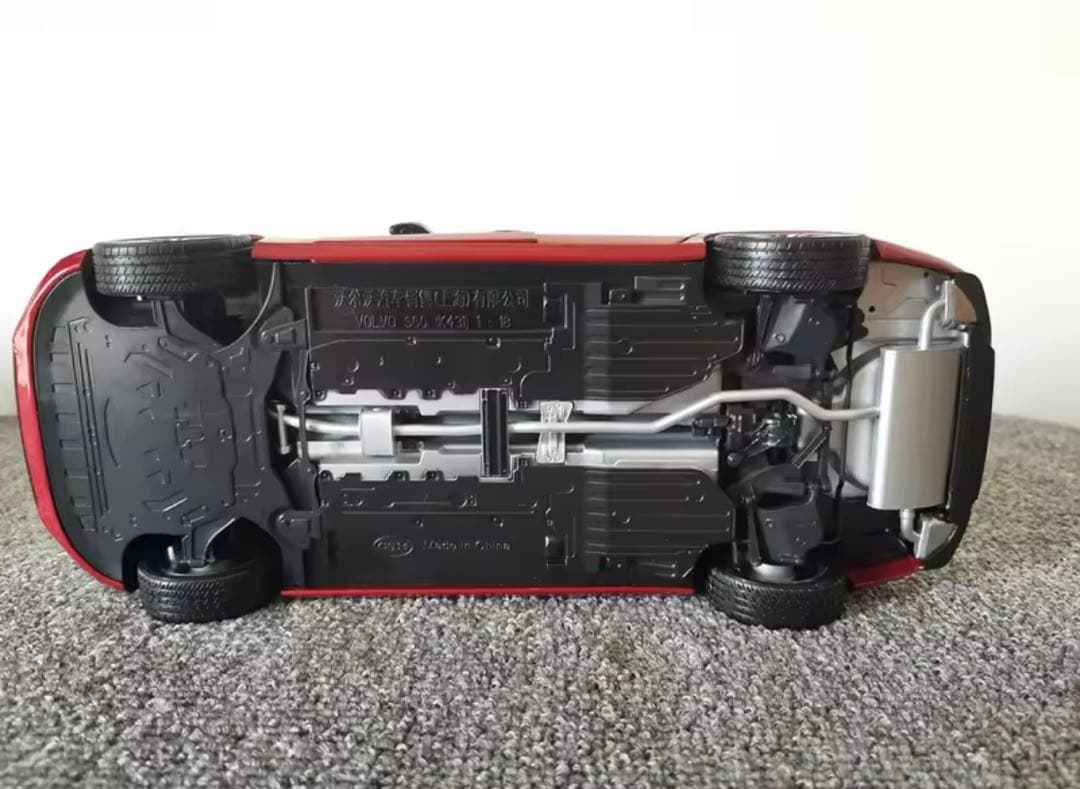 Volvo S60 1/18スケールモデルミニカー