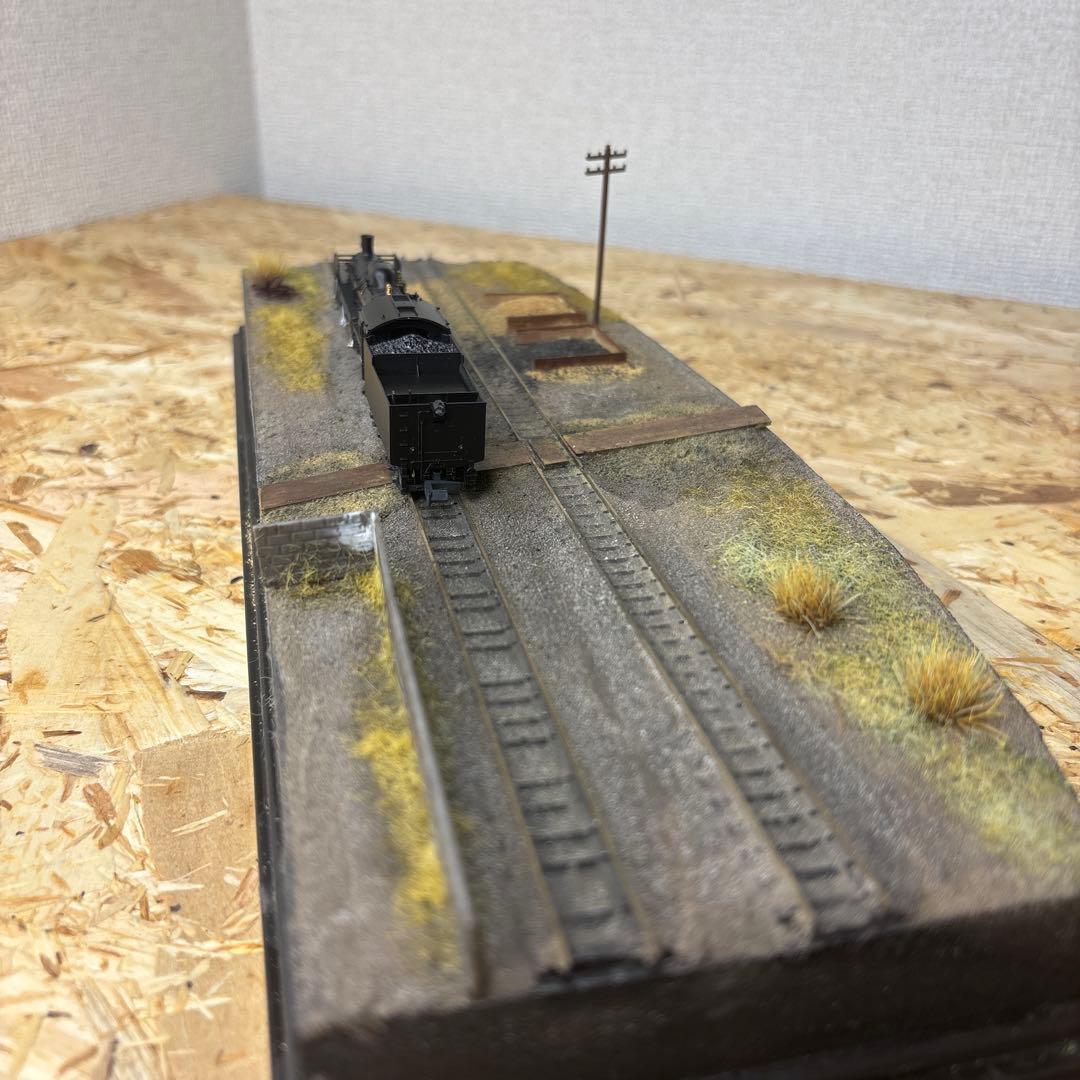 ケースあり】N保管用ジオラマ「晩秋の線路」—時を忘れるクラシックベース—