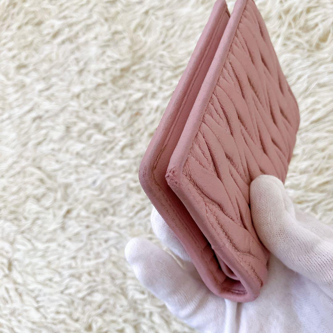 RFID認証済✨ミュウミュウ マテラッセ レザーカードケース 二つ折り ピンク