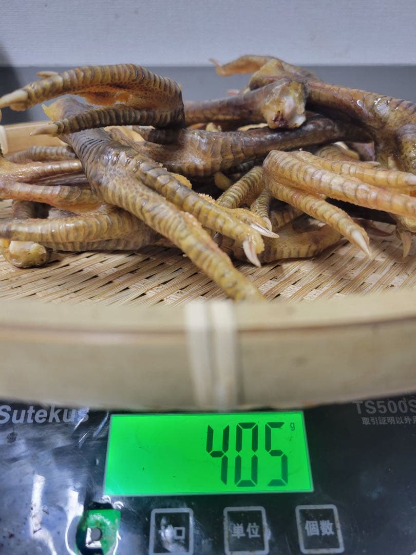 黒さつま鶏】地鶏の鶏足 モミジジャーキ 400g 硬い！バリバリ食べれ