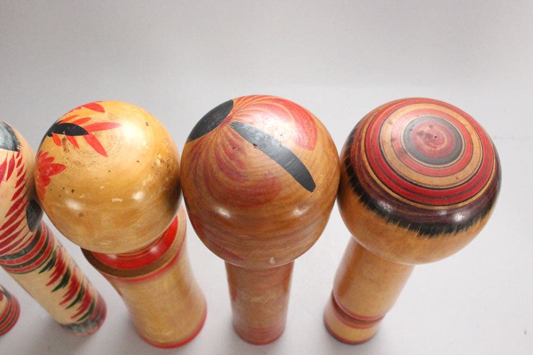 4750 こけし34点 〈小笠原義雄　里見正雄　小沢孝雄　吉田勝範 他〉送料無料