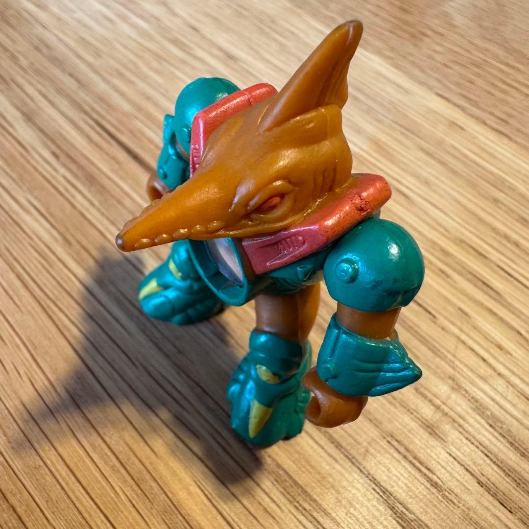 ビーストフォーマー　レーザービースト　78 海上攻撃隊長　スパークシャーク