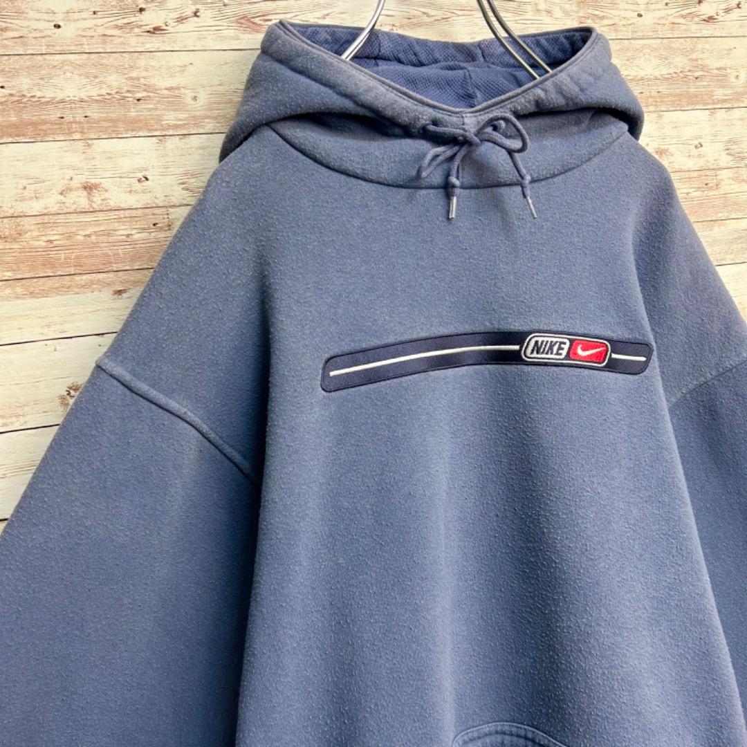 【00s NIKE】人気デザイン!!　刺繍　センターロゴ　Lサイズ　パーカー