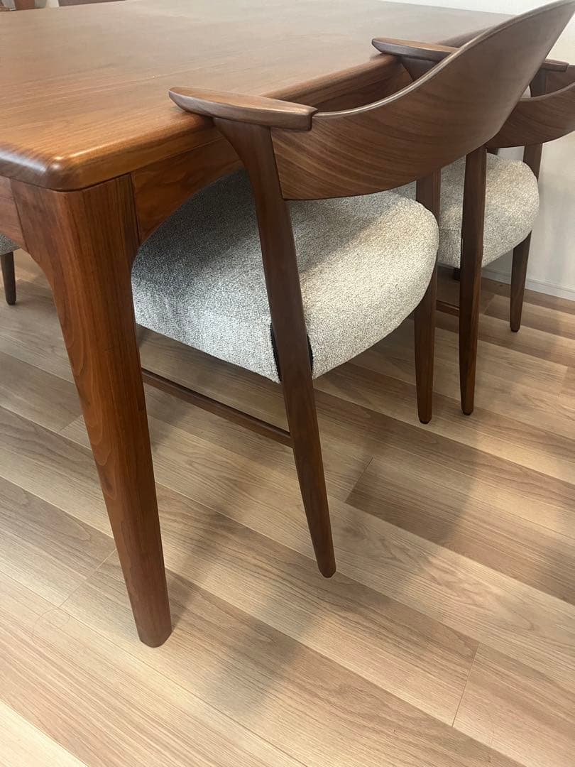 【購入一年】シキファニチア　ダイニングテーブル　150 80 美品ウォールナット