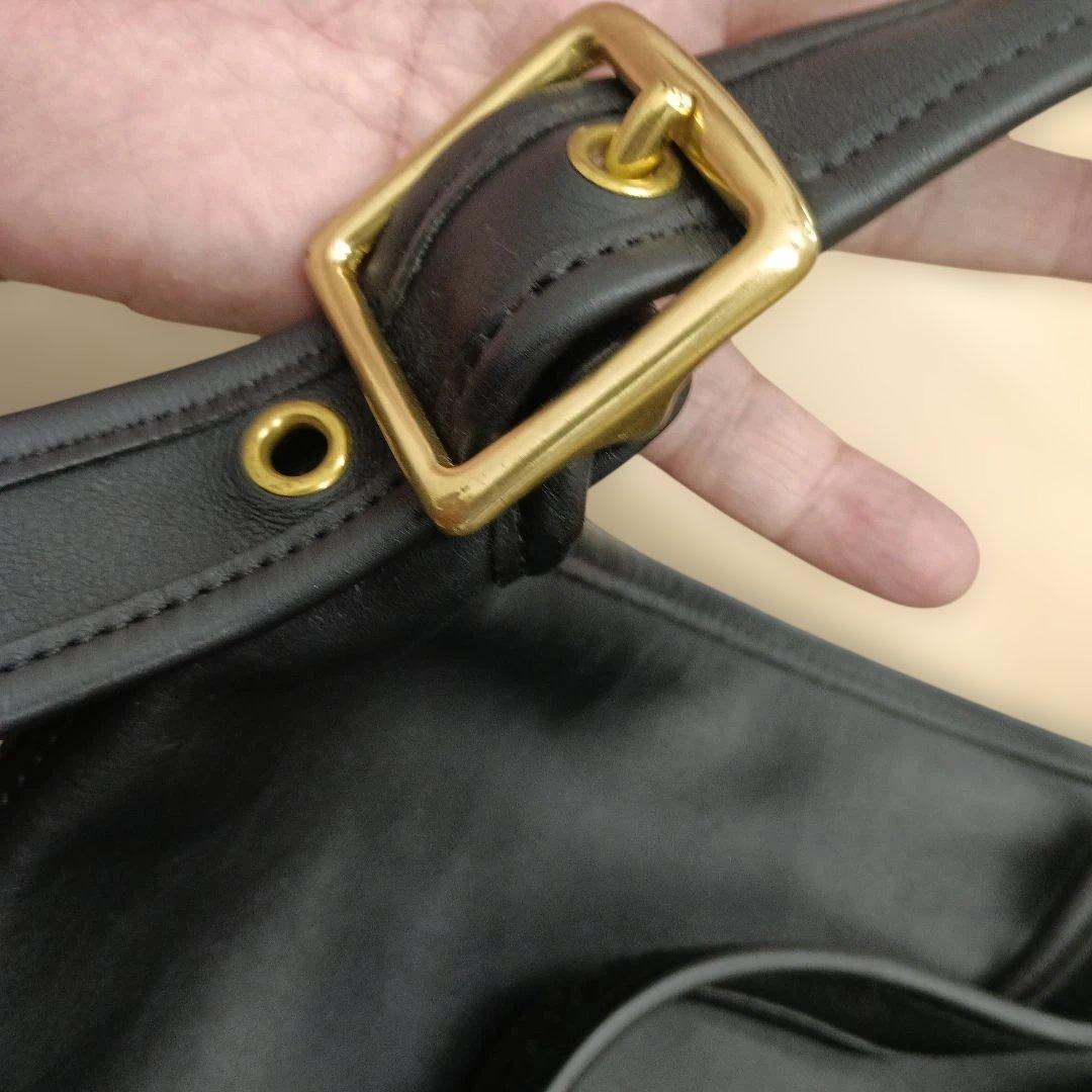 COACH ブラックレザーショルダーバッグ