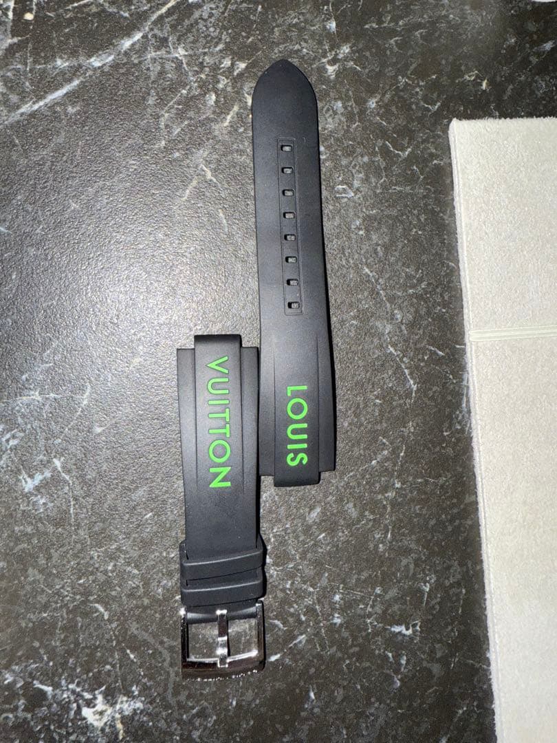 LOUIS VUITTON タンブールラバーベルト 時計