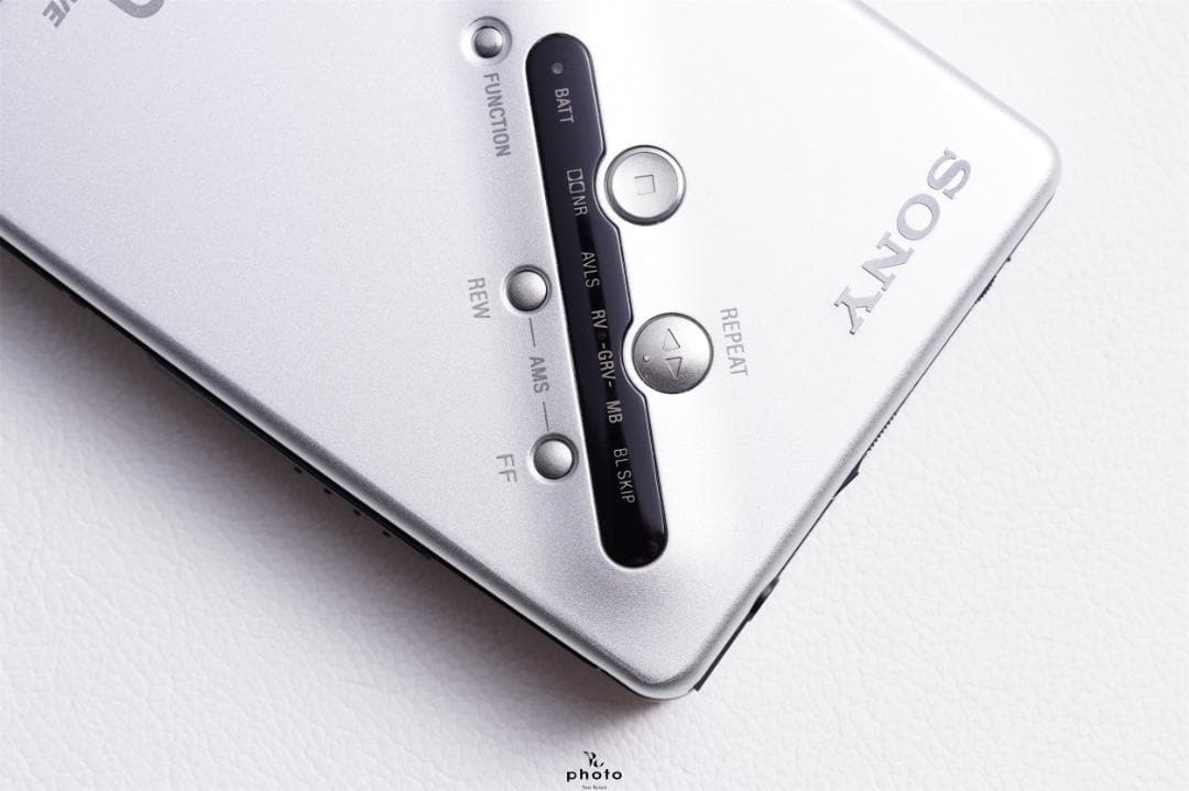 SONY WALKMAN 薄型高音質 カセットウォークマン WM-EX677 S - メルカリ