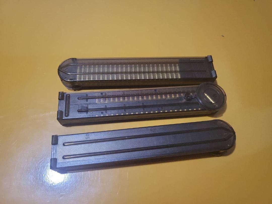 電動ガン　P90ライト付き