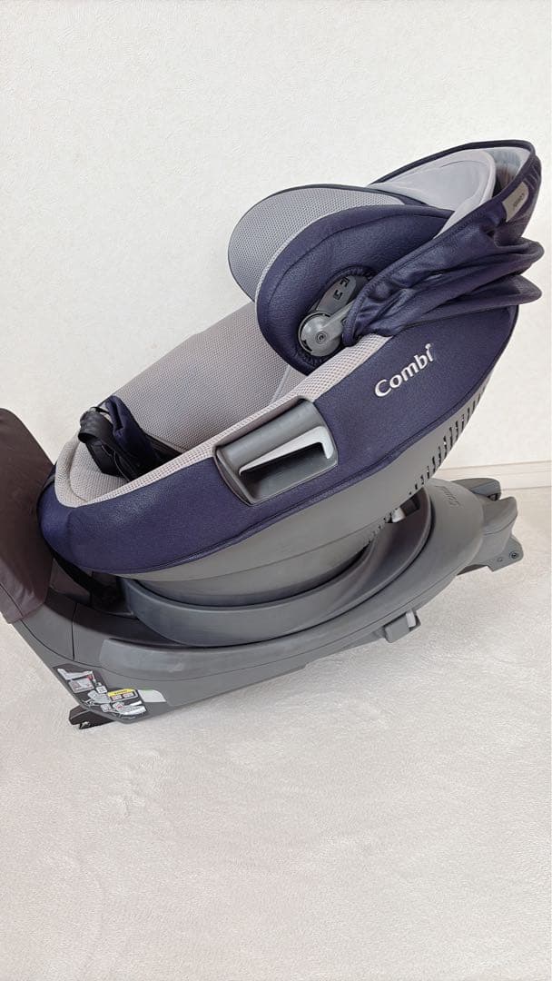 コンビ combi チャイルドシート