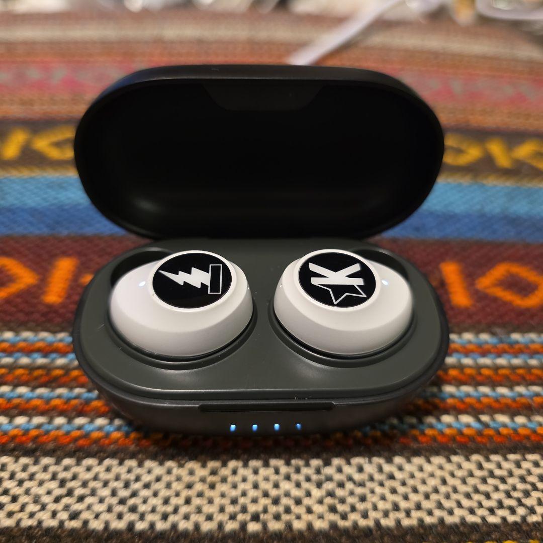 ワイヤレスイヤホン 津田健次郎 コラボモデル