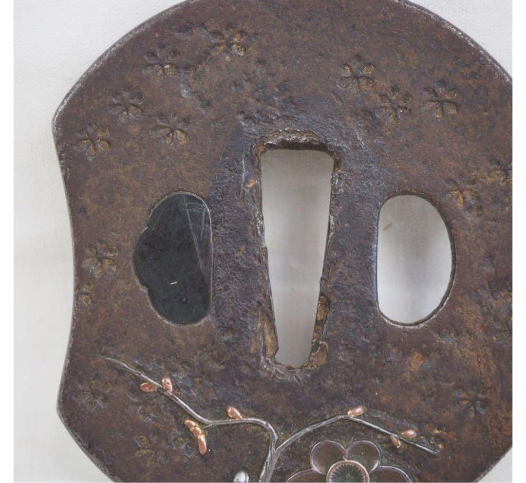 送料無料 江戸時代　銀象嵌　梅花文鍔　木箱付　刀剣美術