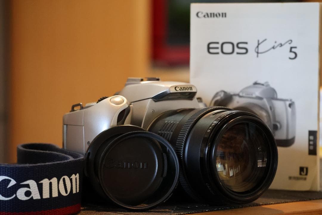 【美品】Canon EOS Kiss5フィルムカメラ レンズ、フィルム付き フィルムカメラ Canon EOS KISS5 Canon EOS Kiss 5 というフィルム一眼