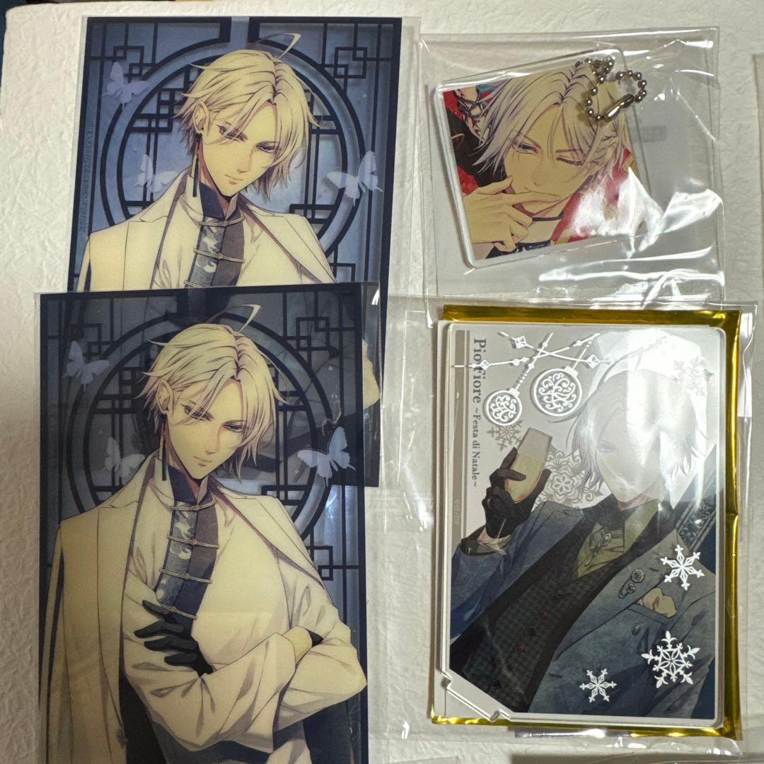 ピオフィ ダンテ アクスタ、缶バッジグッズ纏め売り - メルカリ