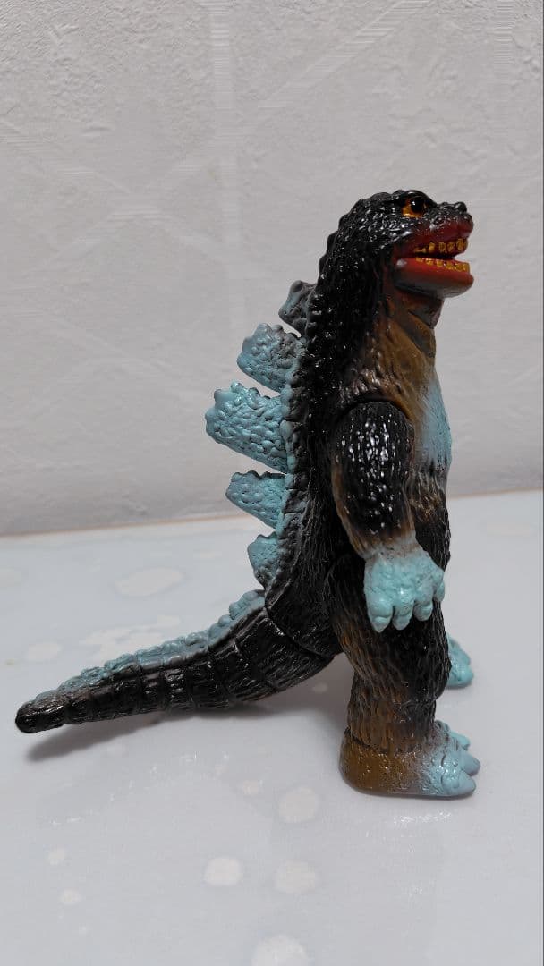 ソフビ　ぶたのはな　キンゴジ