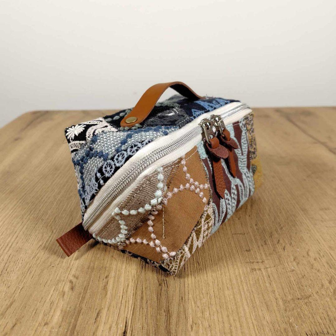 【専用】/カケラパッチポンピア　トレイ型化粧ポーチ/ペンケースメガネ