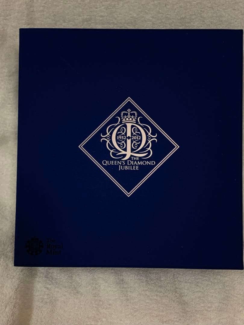 13日追加情報です❗️超特大1キロ‼️Kエリザベス2世 銀貨