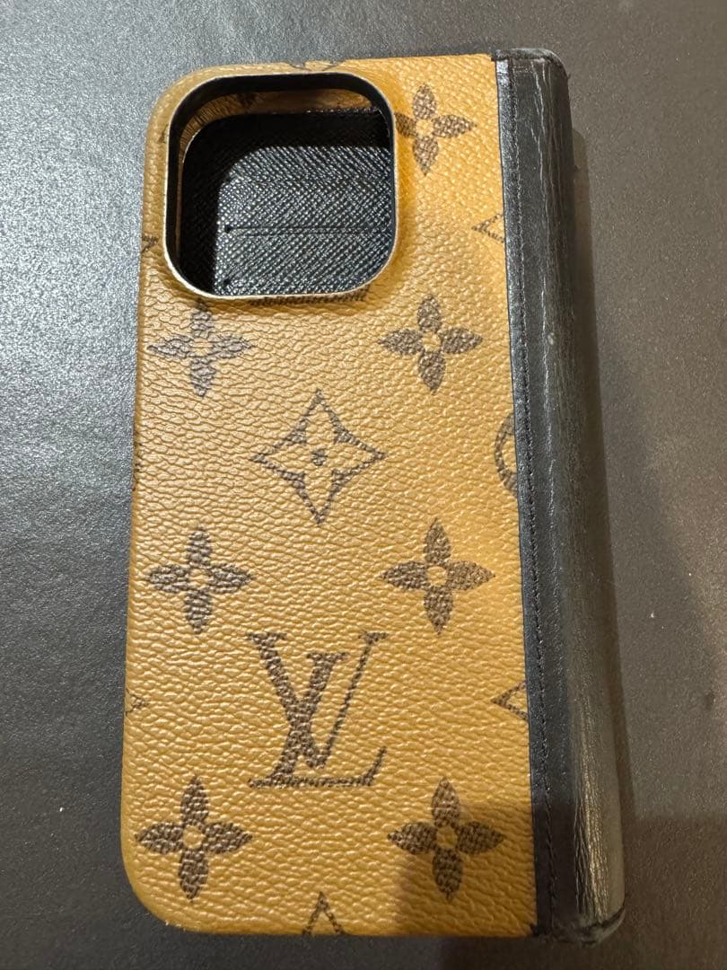 LOUIS VUITTON iPhone15Proケース モノグラムリバース