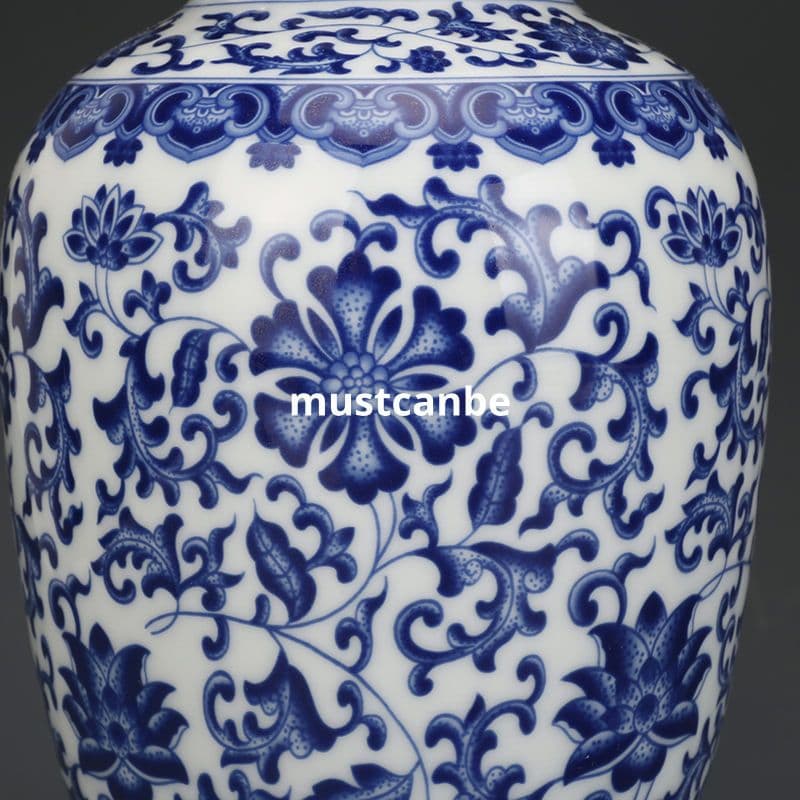 清乾隆青花纏枝紋冬瓜瓶 景徳鎮 陶磁器 装飾品 現代工芸