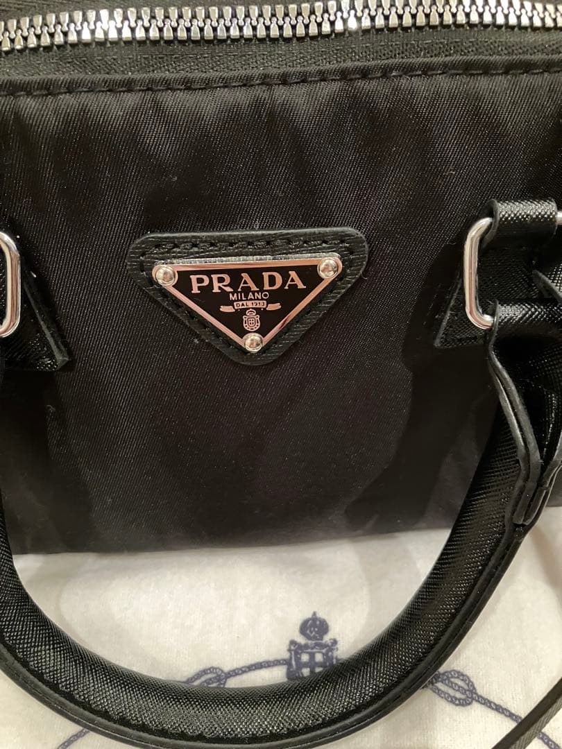 ブラック ハンドバッグ