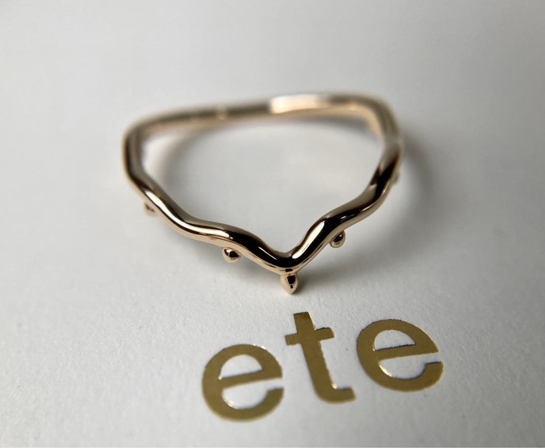 エテ　クラウン　ウェーブ　重ね付け　イエローゴールド　ピンキーリング　k10