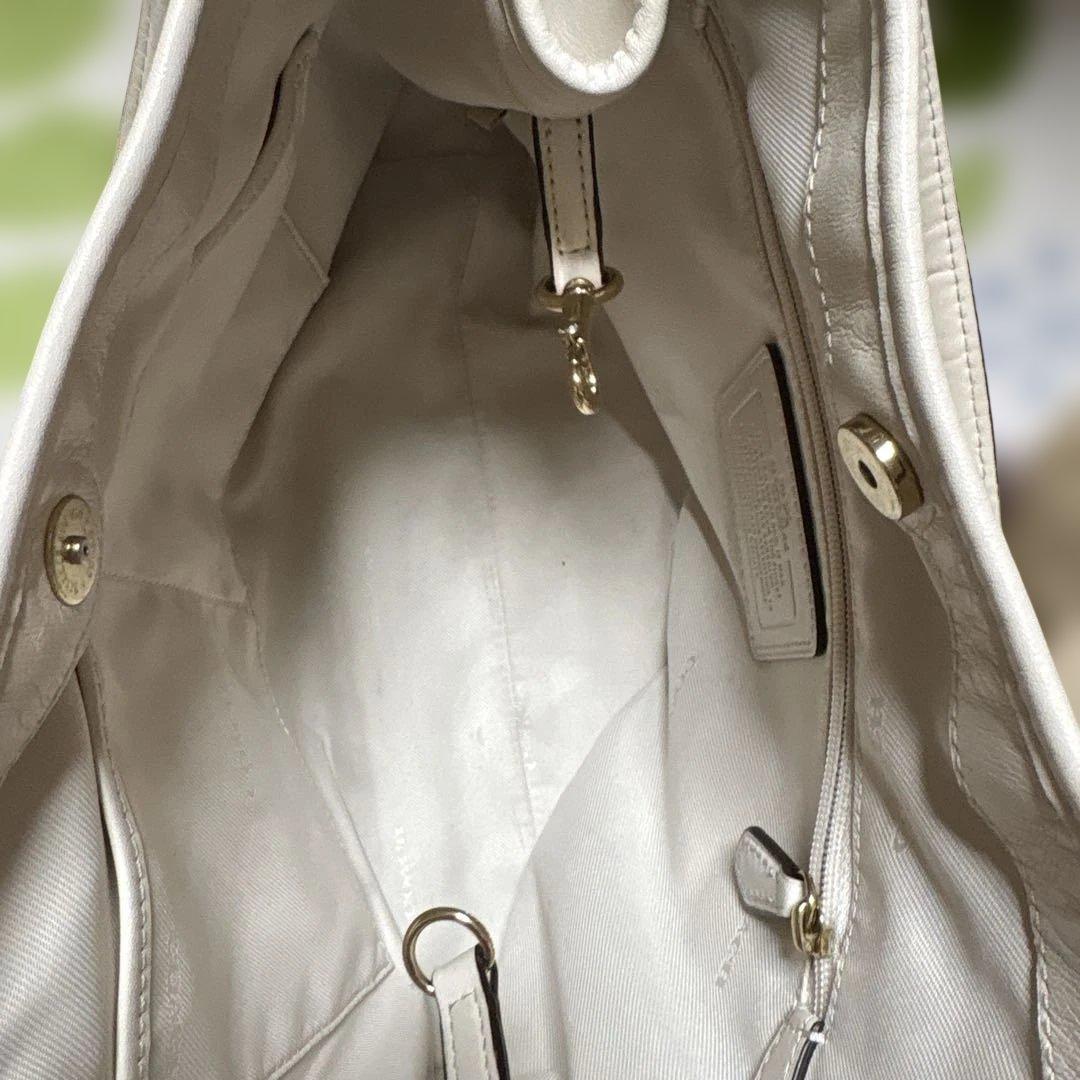 Tomomi　　COACH ハンドバッグ ベージュ ロゴ入り　2way