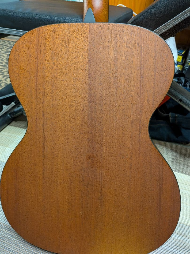 Larrivée アコースティックギター 6弦