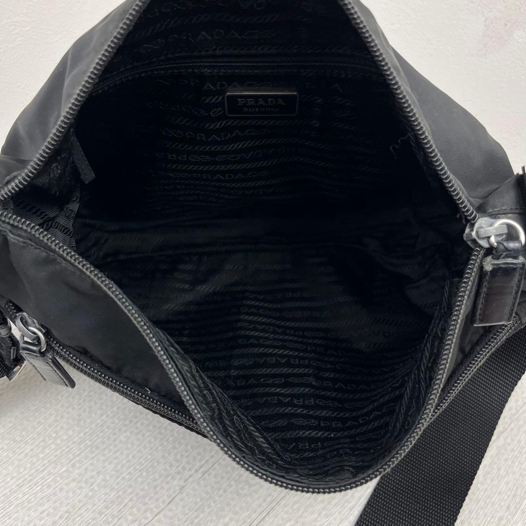 PRADA プラダ ショルダーバッグ カメラバッグ ブラック ナイロン 三角ロゴ