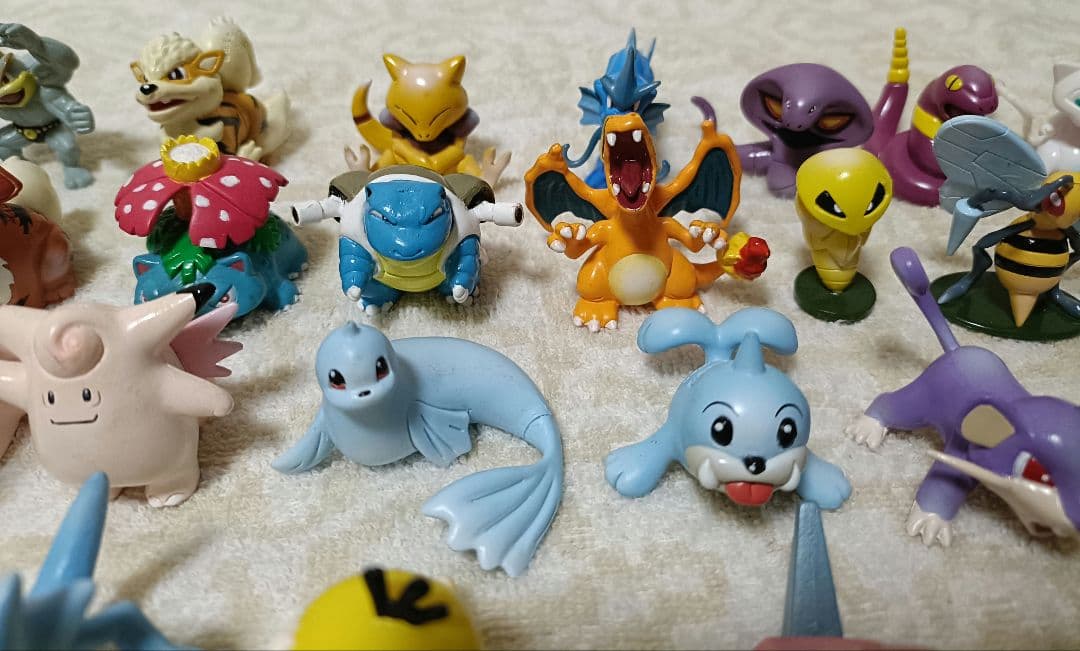 ポケモン　モンコレ　初期　６２体+付属品７