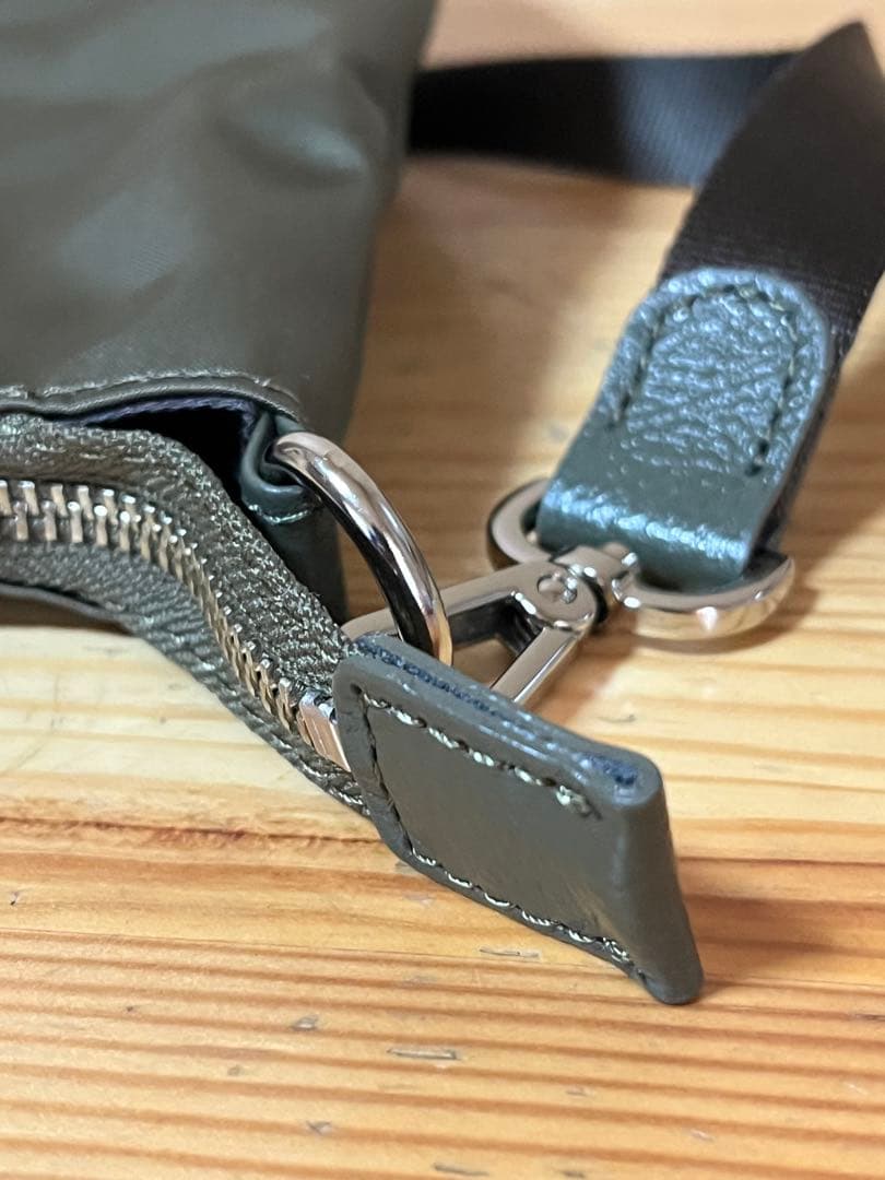 a332/未使用級★russetショルダーバッグ カーキ クラウズナイロン