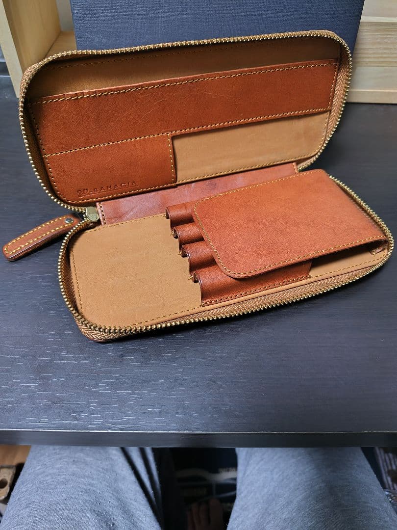 Bahagia&Craft ラウンドジップペンケース プエブロ コニャック