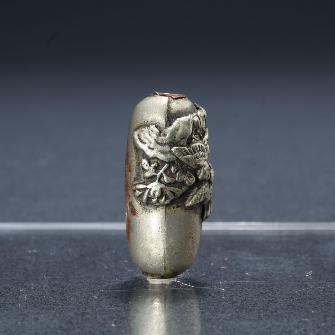 緒締め玉　花鳥　提げもの　管玉形　金属　R1649