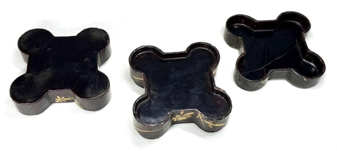 明末清初時代 木製珍獣花草文蒔絵二段小物入れ 漆器 時代物