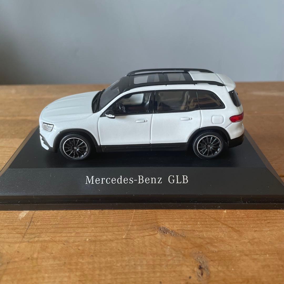 Mercedes-Benz GLB ミニカー ホワイト 1/43