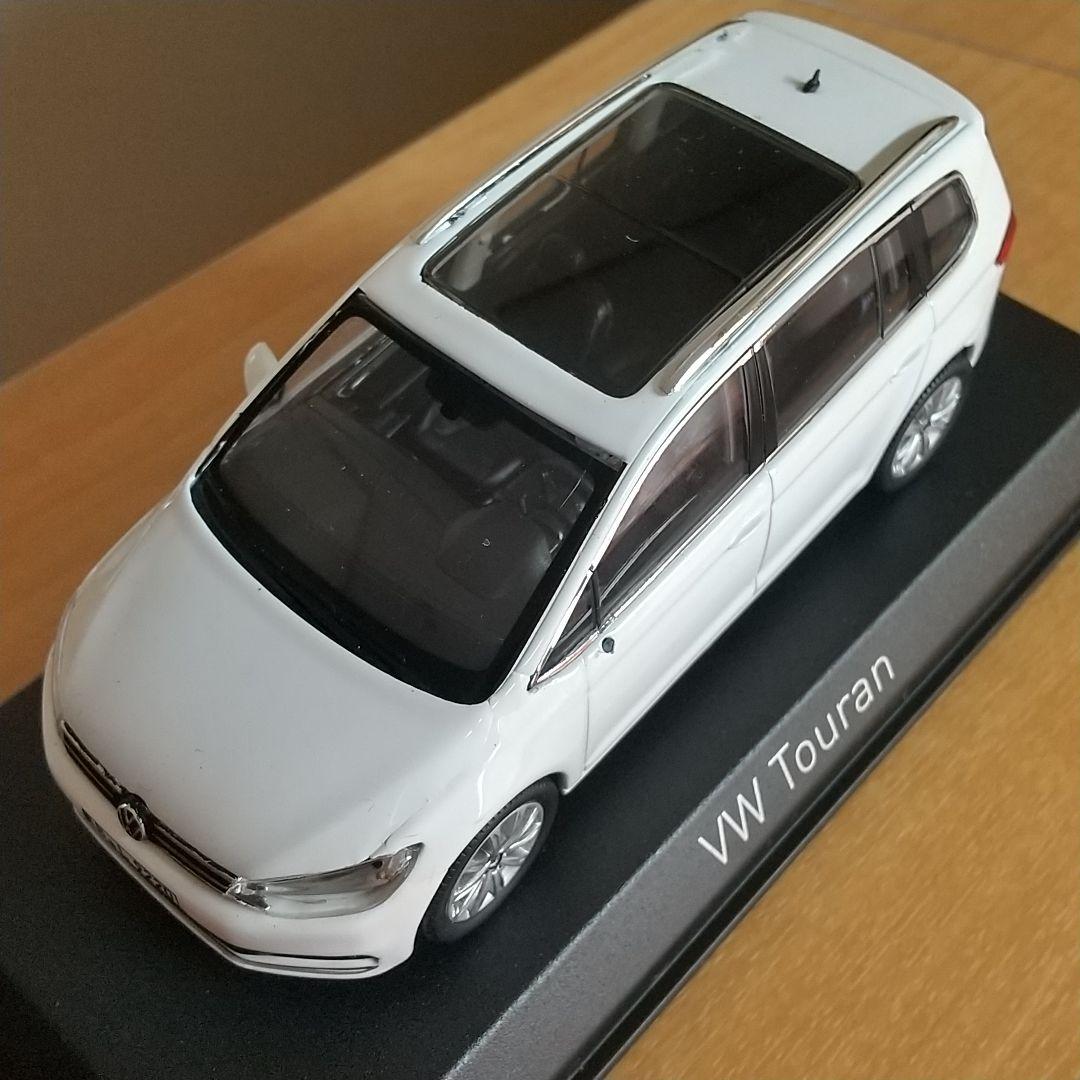 フォルクスワーゲン ゴルフトゥーラン ミニカー ホワイト ノレブ ケース付き