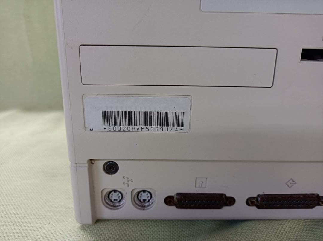 都《MNLAK》Macintosh　SE/30　液晶　キズ多い　レトロ