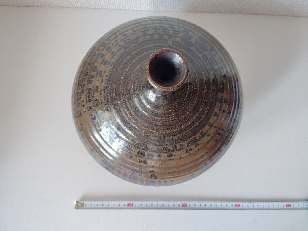 陶器の飾り壺、花瓶、 木箱付き