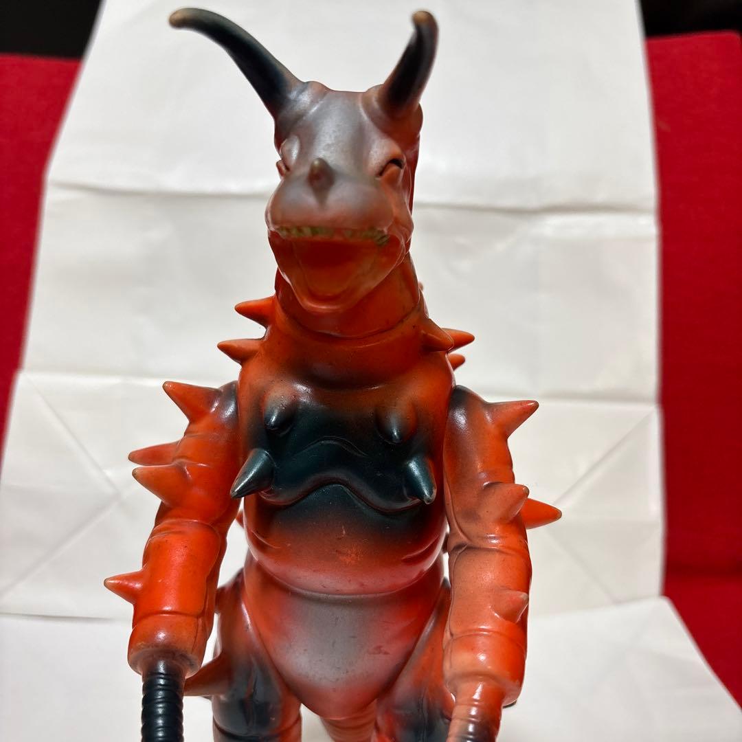 グドン　肌色成形色　超レア Siri