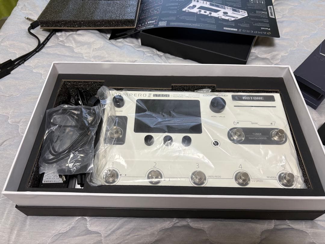 HOTONE Ampero II STAGE アンラッチフットスイッチ付属