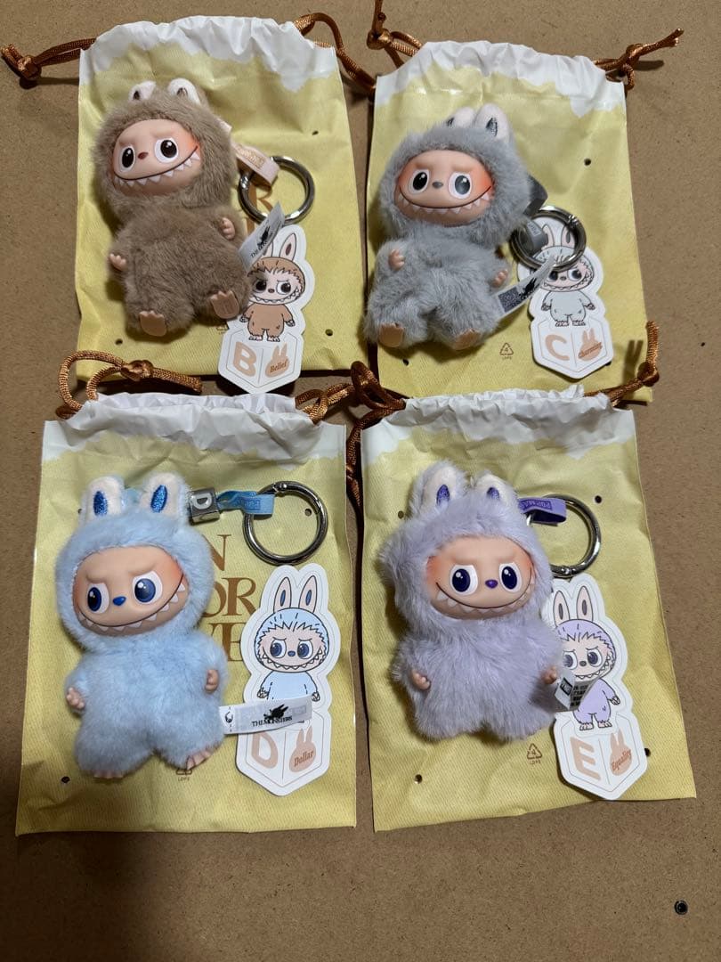 ラブブ　アルファベット　LABUBU BCDEFGHIJL?