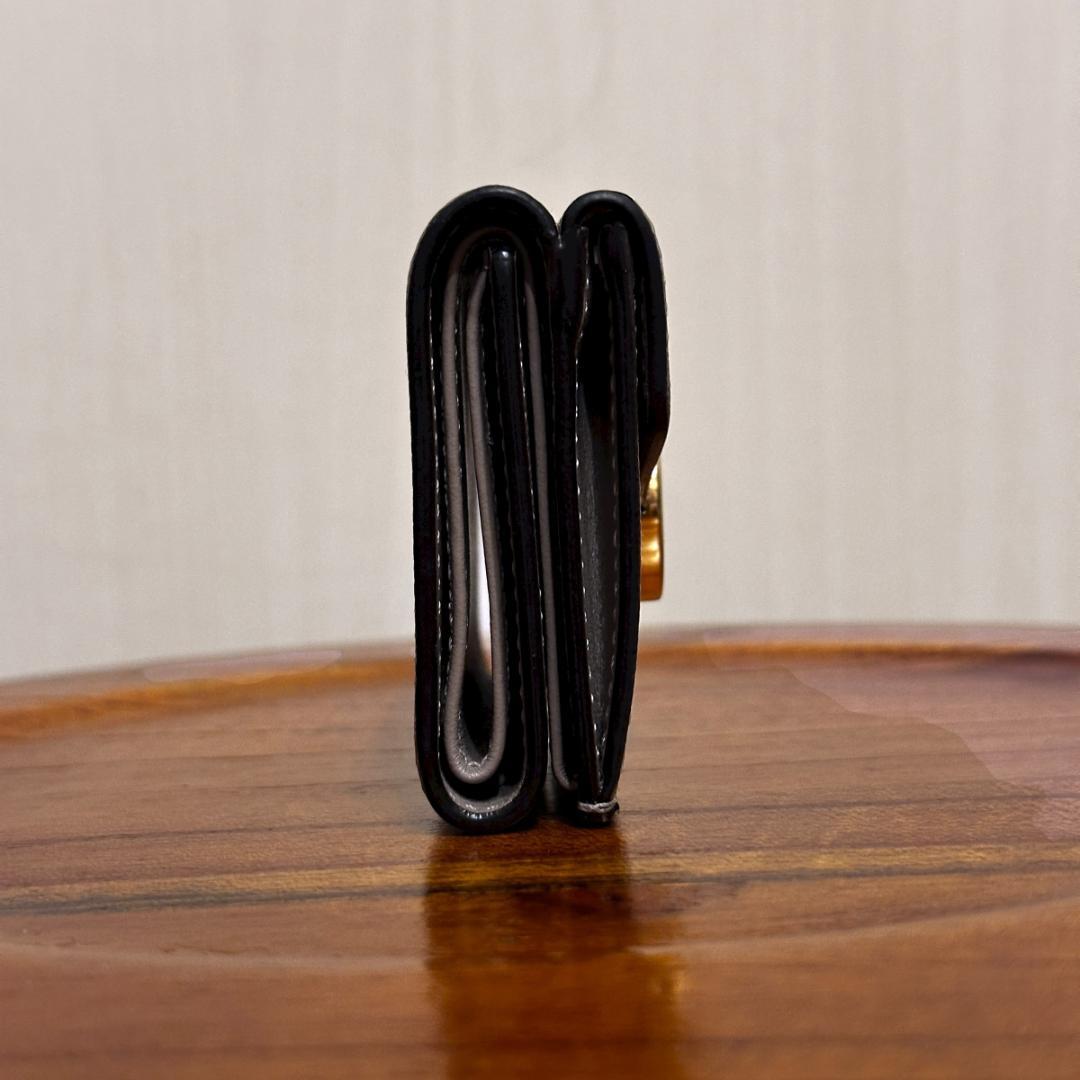 FENDY　F IS FENDI 三つ折り財布　ベージュ　HR0351