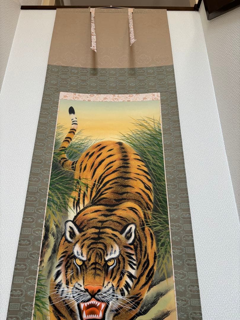 良品　掛け軸　大峰　猛虎　縁起物　虎