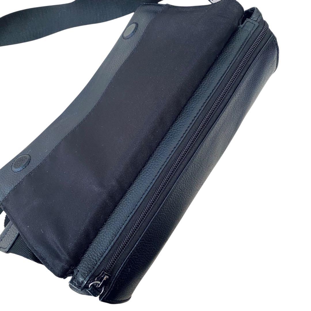 ear イアパピヨネ【美品】ダルメシアン ワイド ショルダーバッグ