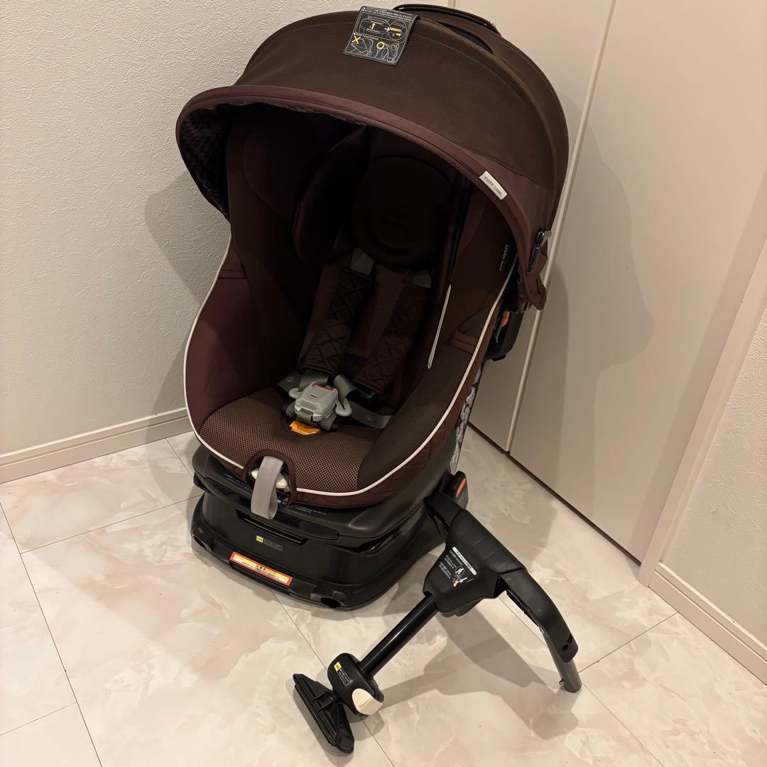 最上位モデル】combiコンビチャイルドシート ラクティアターン