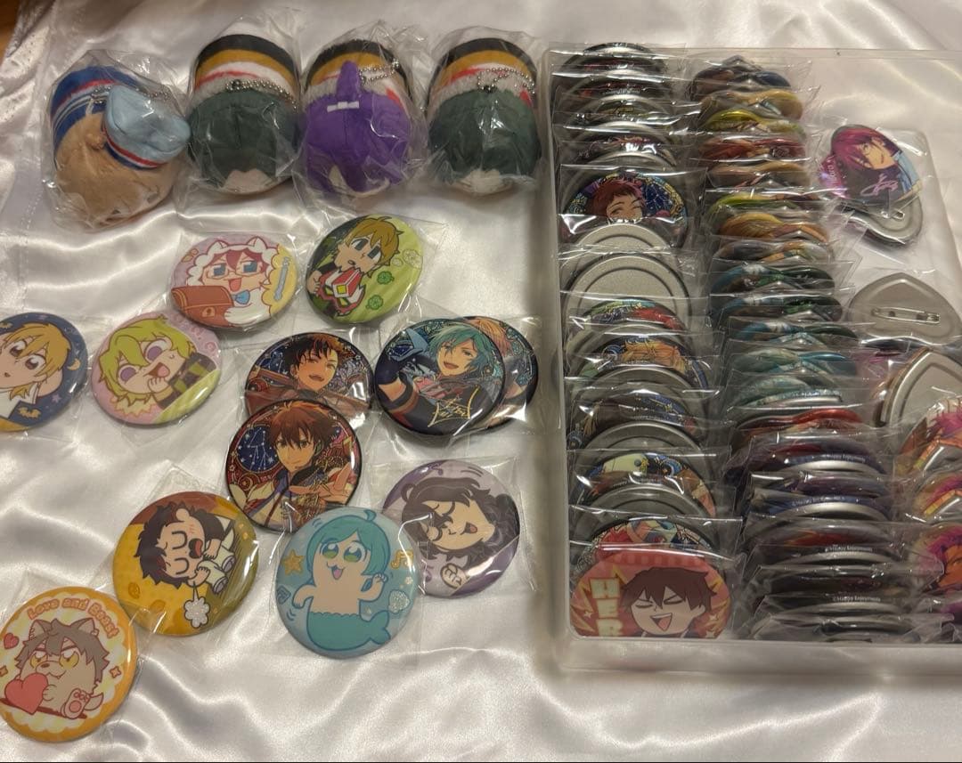 【超大量　新品　まとめ売り】あんスタ 缶バッジ　フィギュア　立体物