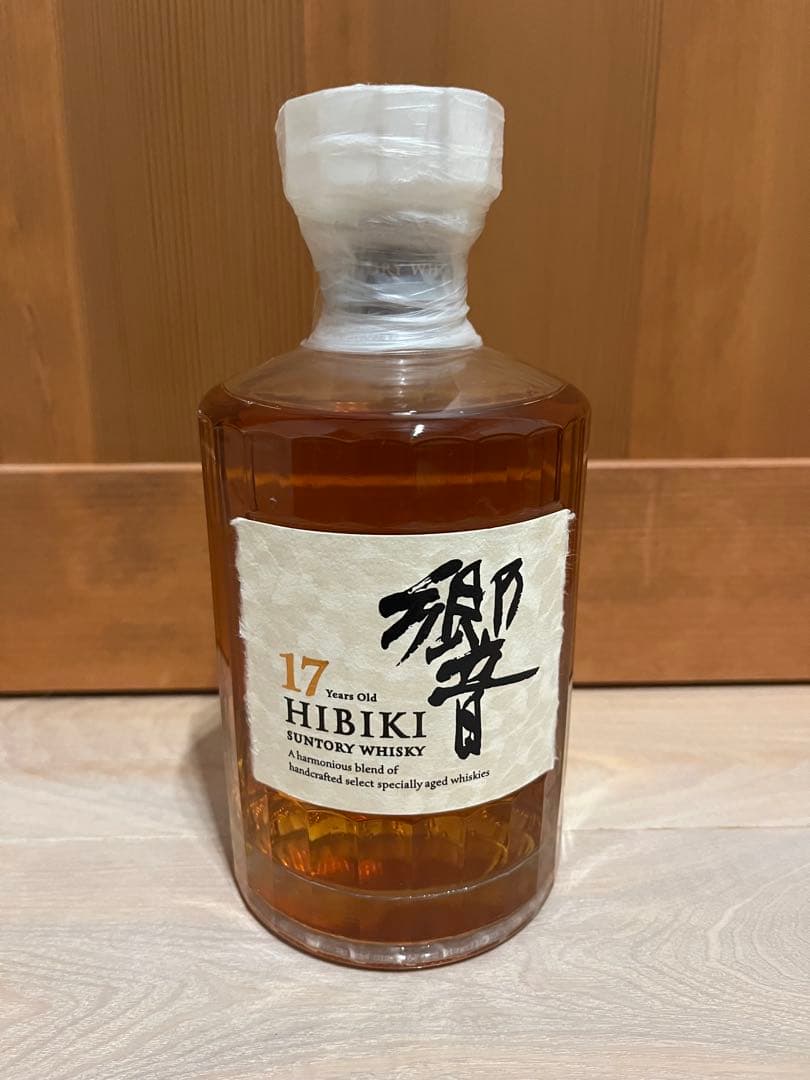 E*3様 響　Hibiki 17 Years Old ウイスキー　700ml 箱 E*3様 響 Hibiki 17 Years Old ウイスキー 700ml 箱 Amazon.co.jp